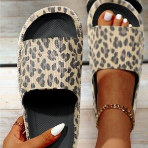Leopard Pattern Women's Slide Sandals